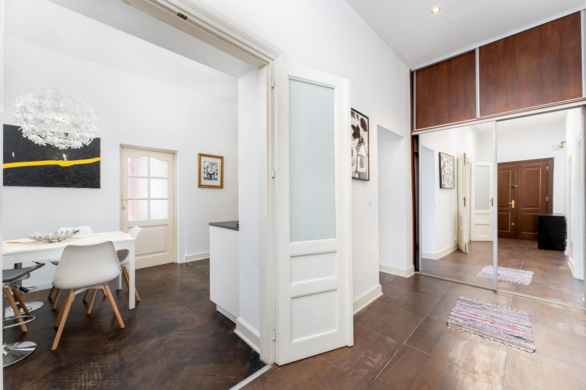 Apartament Old Town Spacious *